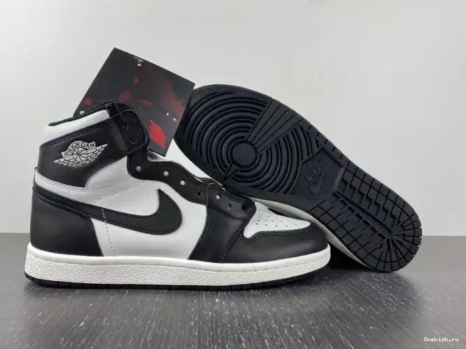 One Kick (2023) High White Retro Black Jordan 85 1 BQ4422-001 0520